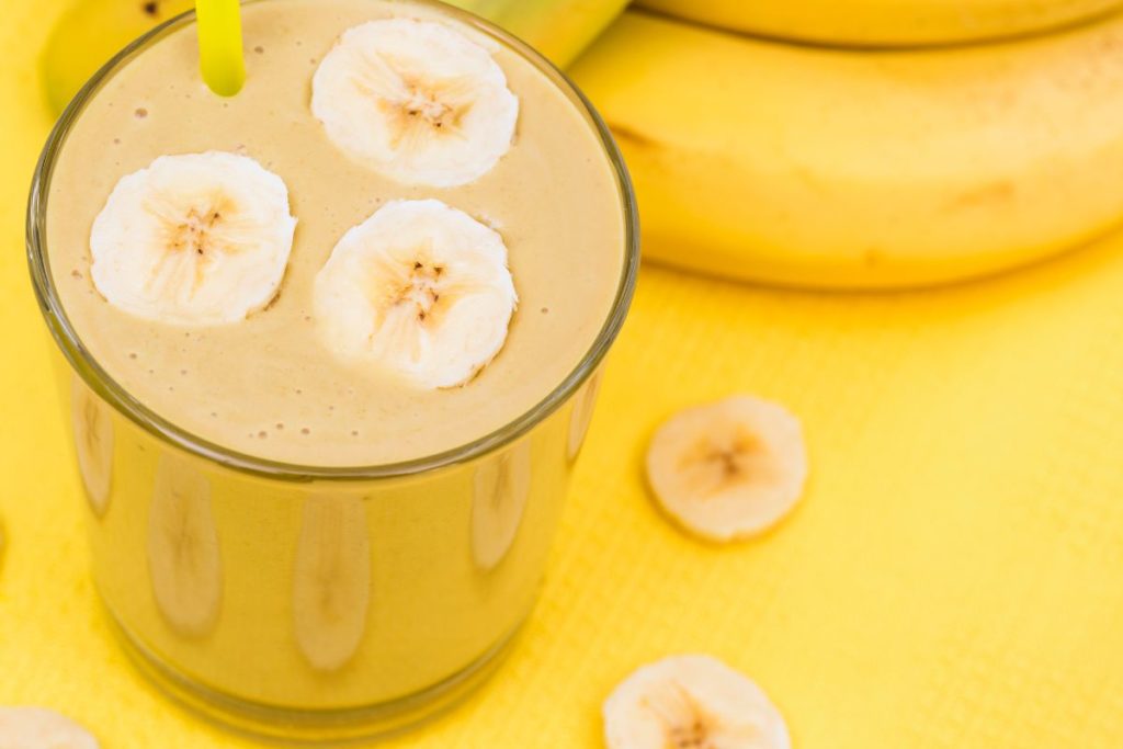 12 benefícios da banana (e receitas saudáveis)